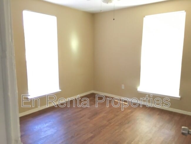 Building Photo - 2903 Weber St