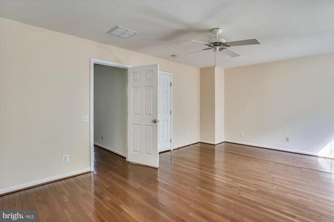 Building Photo - 5413 Summer Leaf Ln