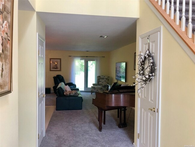 Building Photo - 902 Willow Pond Dr