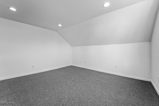 Building Photo - 43 Hillcrest Ave