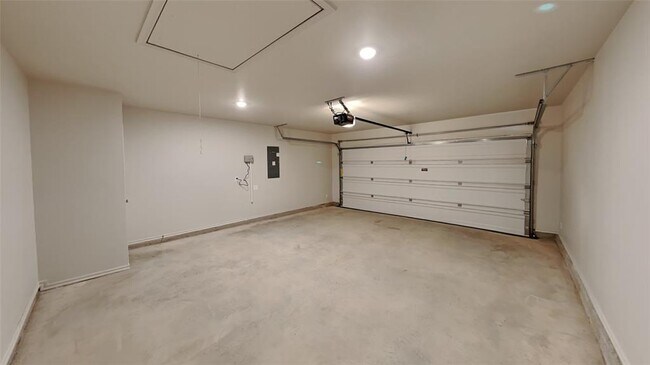 Building Photo - 12704 Elba Dr