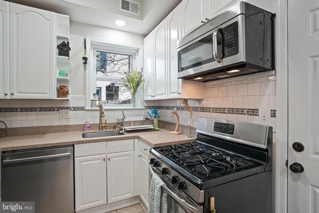 Building Photo - 1613 5th St NW