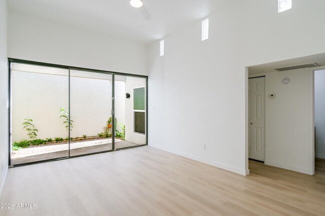 Building Photo - 16041 N 31st St