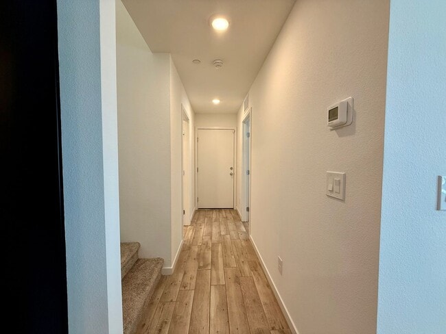 Building Photo - 4 BED 3 BATH 2 CAR GARAGE TOWNHOUSE + LOFT ON CORNER LOT w/ BALCONY