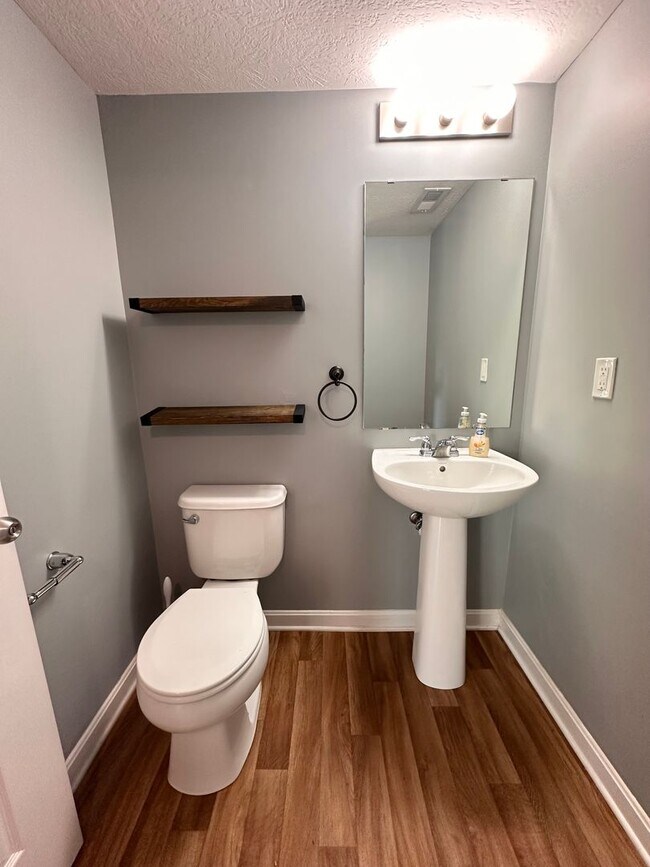 Building Photo - Beautiful 3-Bedroom Home in Desirable Village at Armstrong Farms