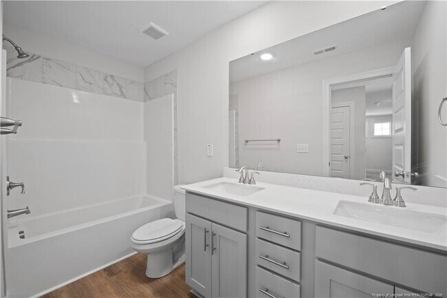 Building Photo - 270 Marlborough St