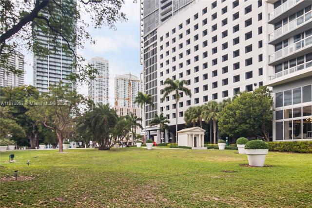 Building Photo - 495 Brickell Ave