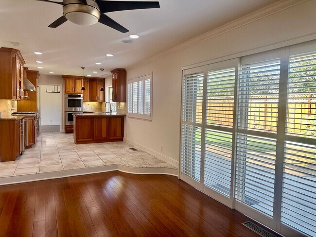 Building Photo - Gorgeous, Spacious and Move In Ready Home!