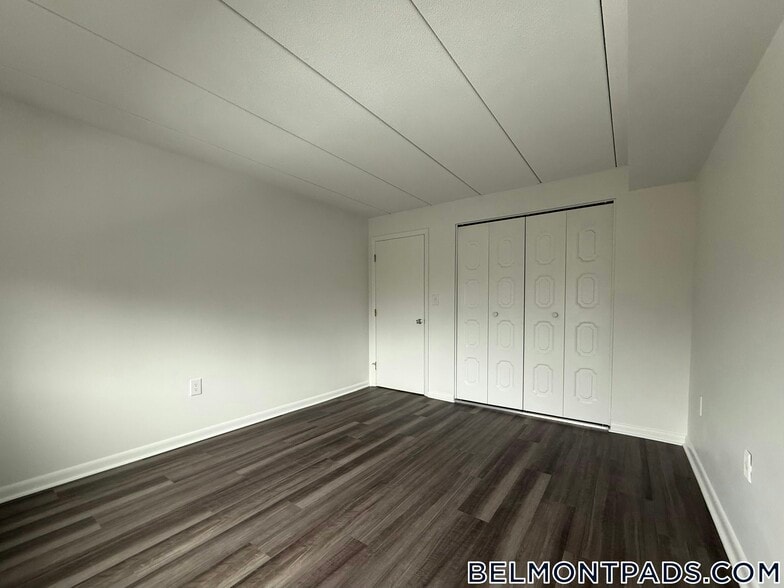 Building Photo - 55 Hill Rd