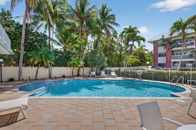 Building Photo - 2424 SE 17th St