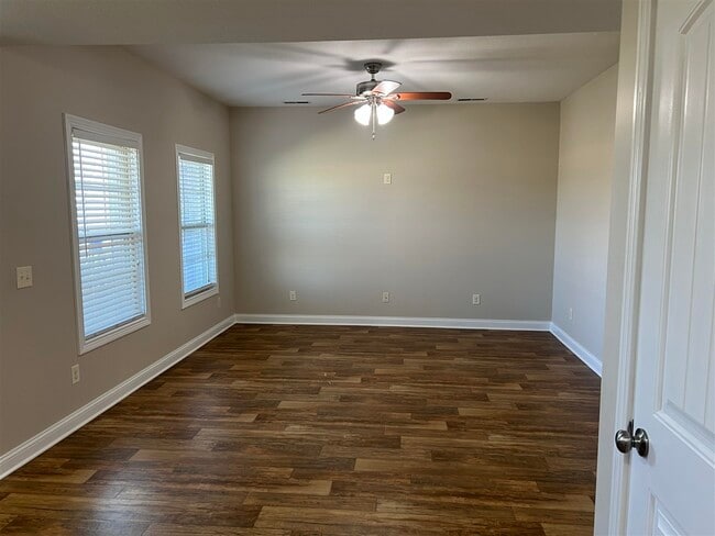 Building Photo - 593 Springfield Blvd