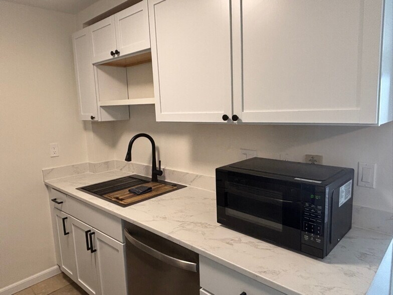 Building Photo - 1815 William Howard Taft Rd