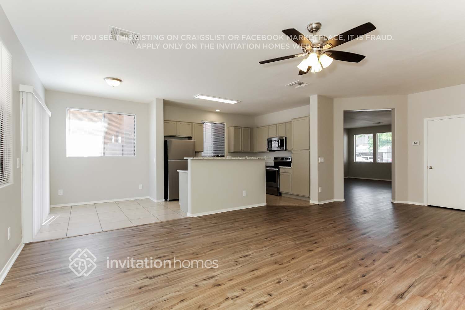 Building Photo - 9526 W Minnezona Ave