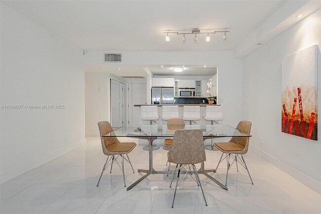 Building Photo - 2301 Collins Ave