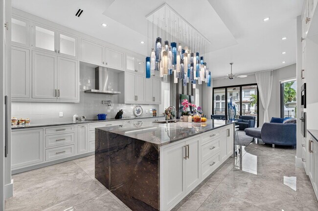 Building Photo - 785 NE 70th St