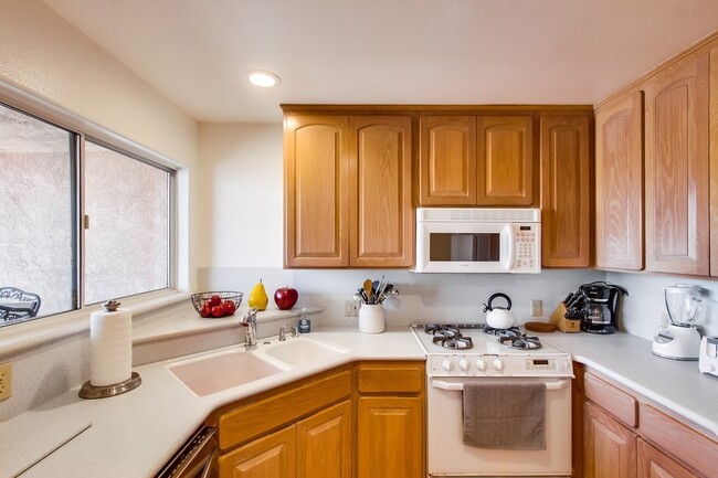 Building Photo - 831 Allerton Ct