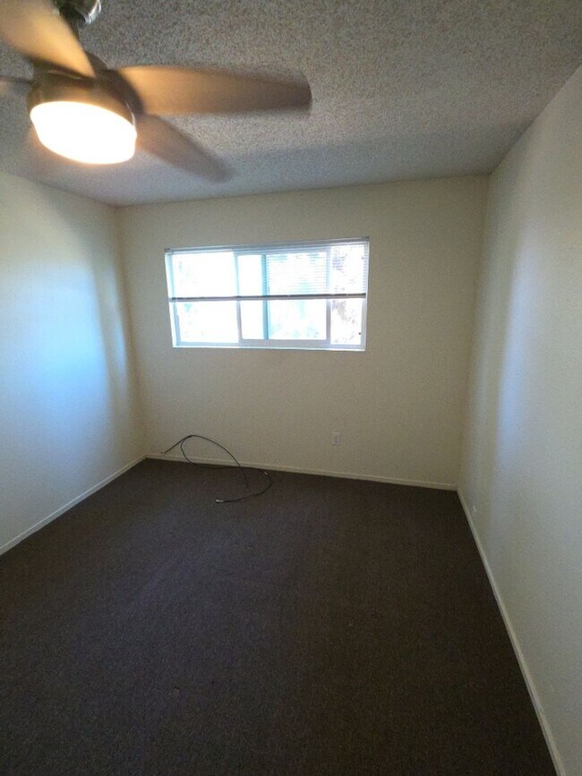 Building Photo - 209 Wright Ln