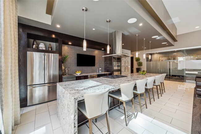 Building Photo - 9870 Gaylord Dr