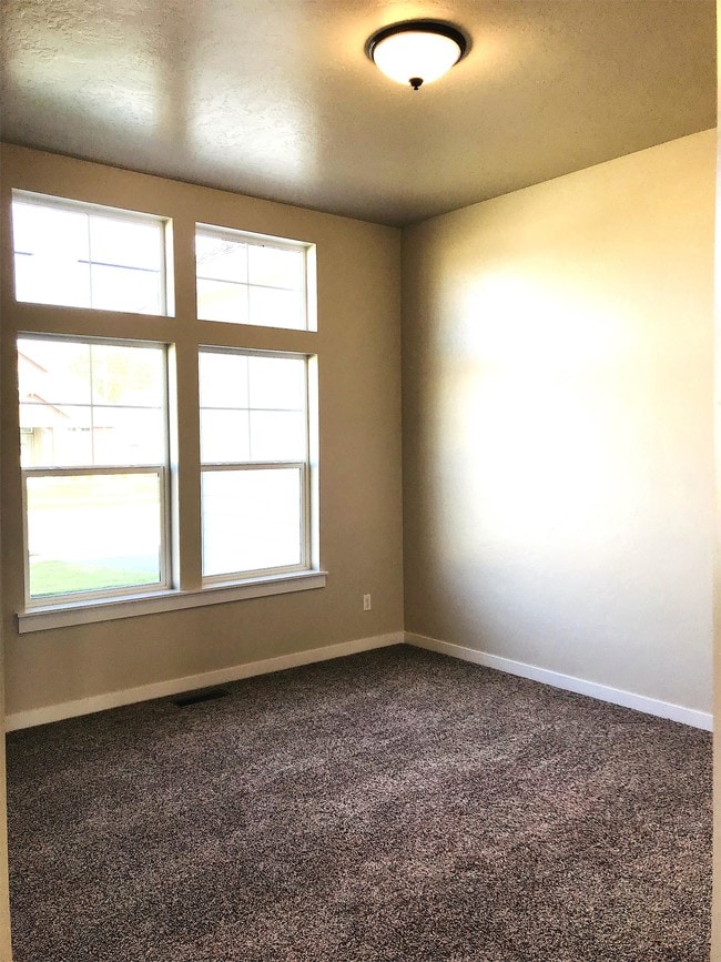 Building Photo - 6705 E Thornton St