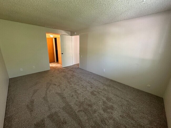 Building Photo - Cute and Cozy 1 Bedroom Condo in Gated Tim...