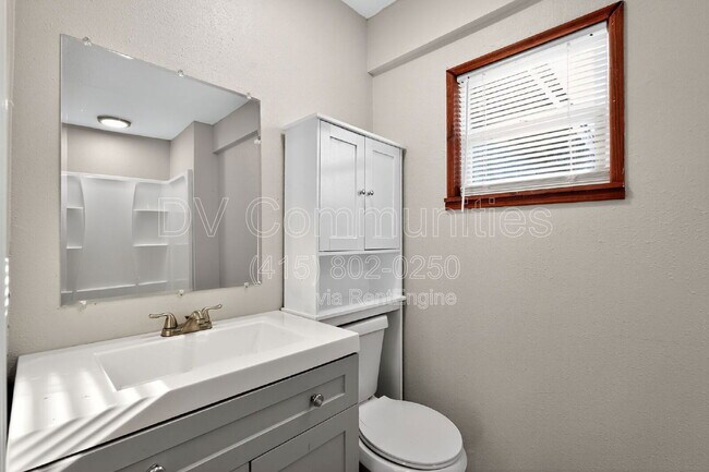 Building Photo - 24415 Lightwoods Dr