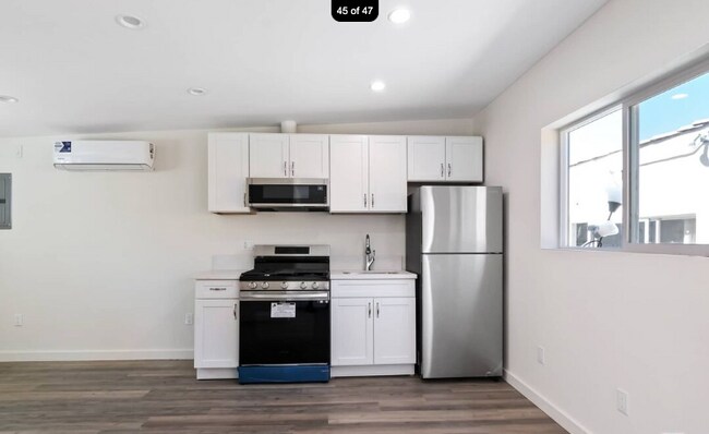 Building Photo - 2235 Patricia Ave