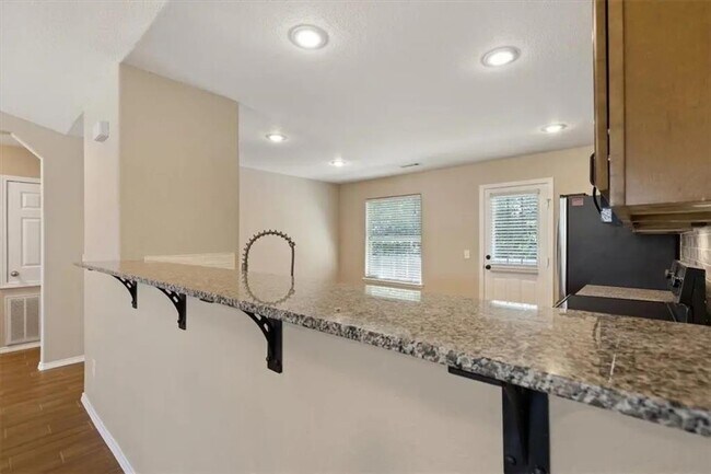 Building Photo - 2705 SW Greensprings Rd