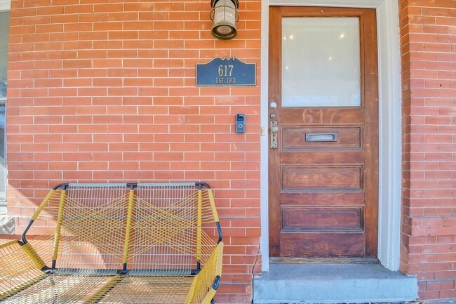 Building Photo - Charming luxury meets timeless character in the heart of West Wash Park - Available NOW!!