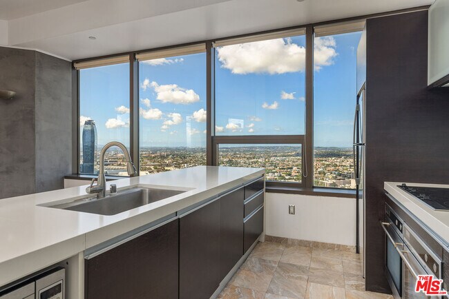 Building Photo - 1100 Wilshire Blvd