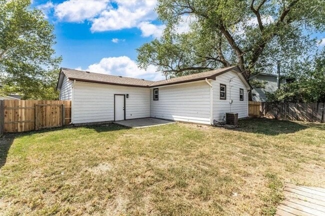 Building Photo - 2920 W Hadden St