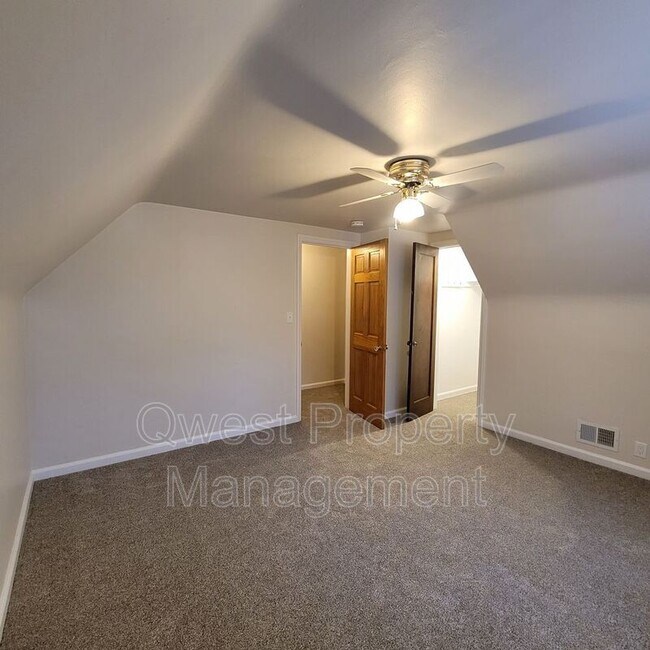 Building Photo - 2220 Monroe Ave NW