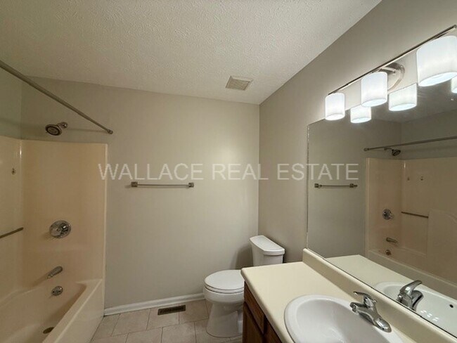 Building Photo - LOVELY 3 BEDROOM, 2.5 BATHROOM HOME IN ROCKY HILL AREA!!