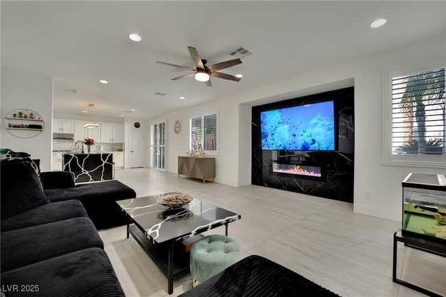 Building Photo - 10336 Early Morning Ave