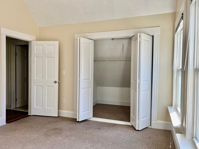 Building Photo - 55 Beach St