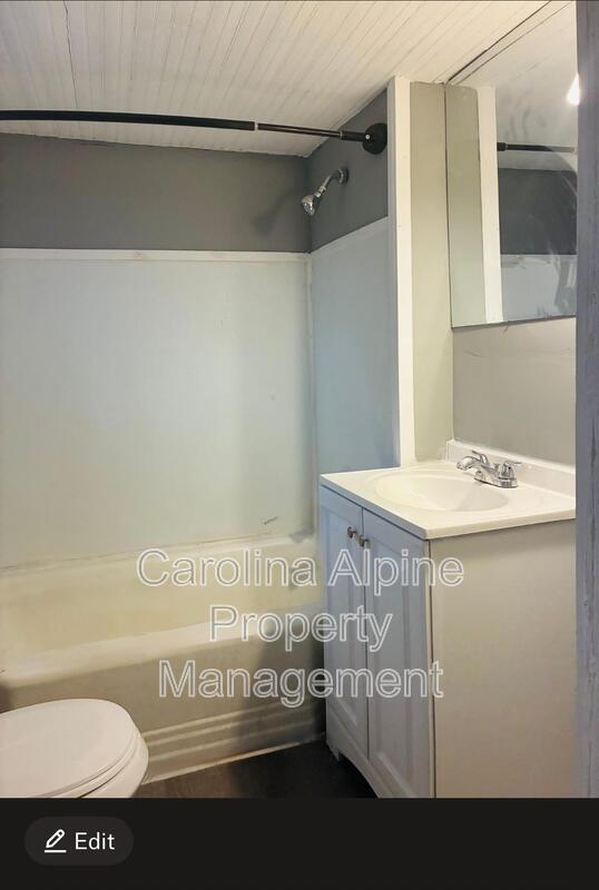 Building Photo - 401 Gardner St