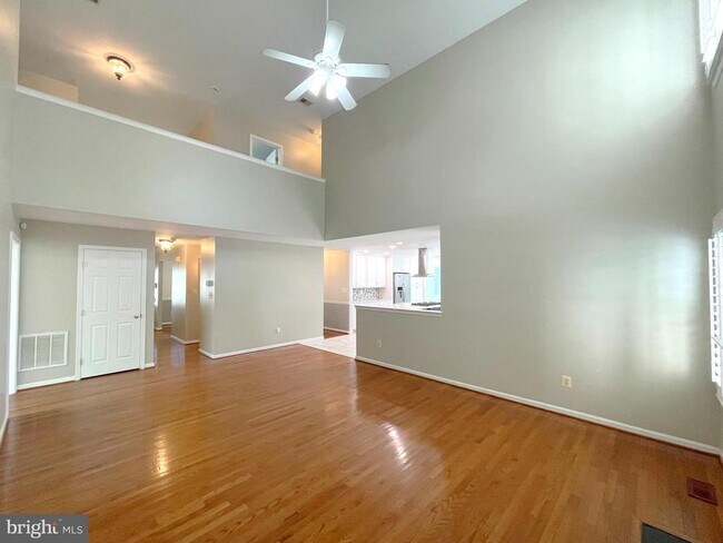 Building Photo - 20871 Freedom Run Dr