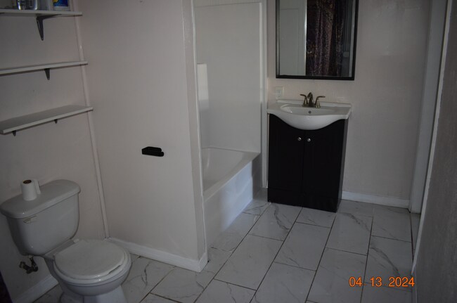 Building Photo - 5510 W Hesse Ct