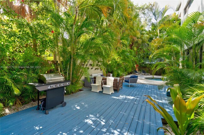 Building Photo - 2755 SW 2nd St