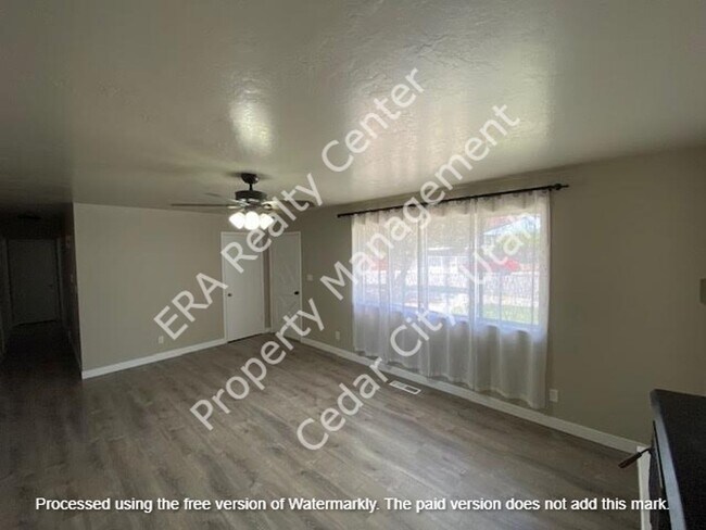 Building Photo - 394 S 500 W