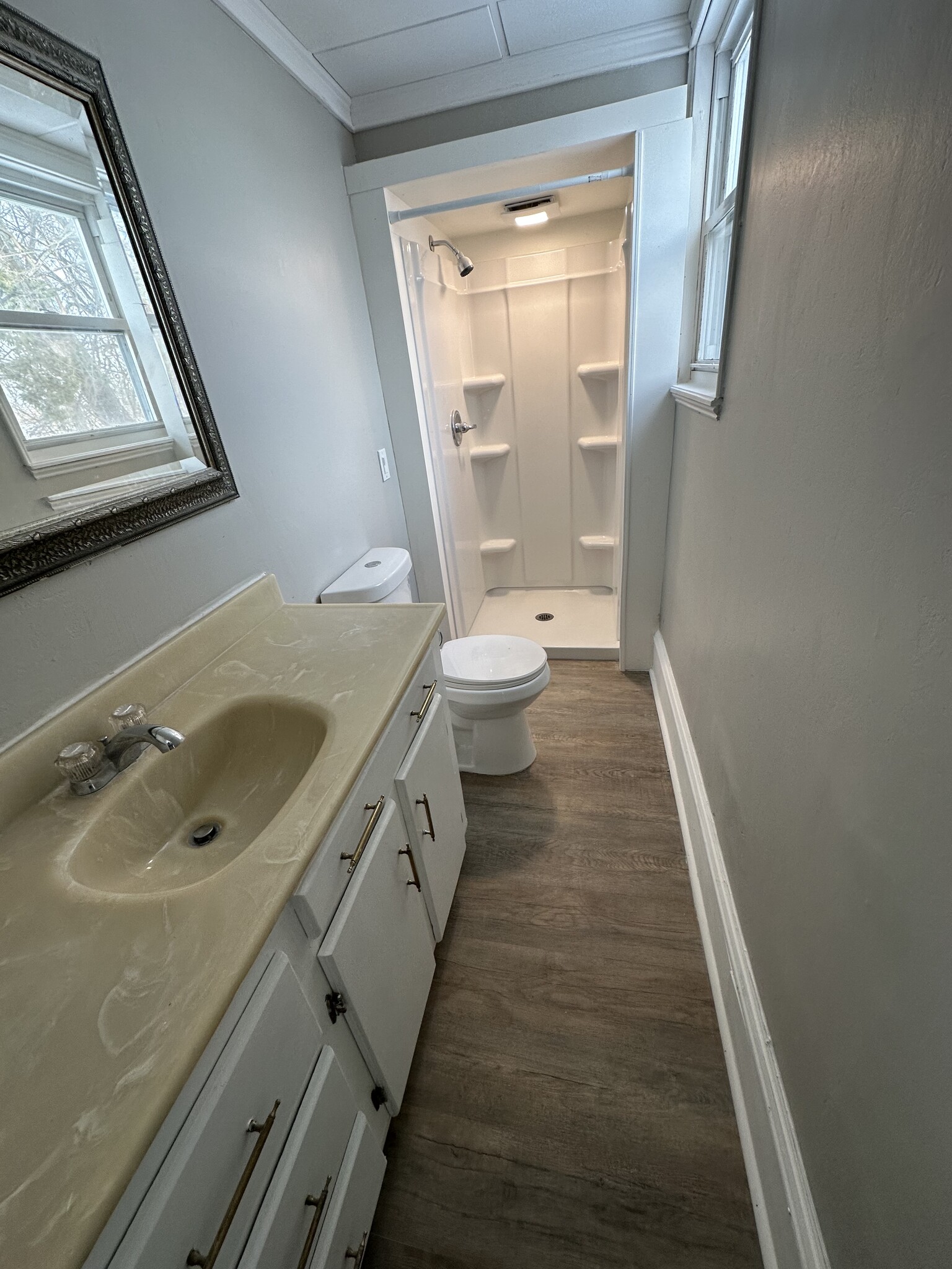 Large bathroom - 134 Pearl St