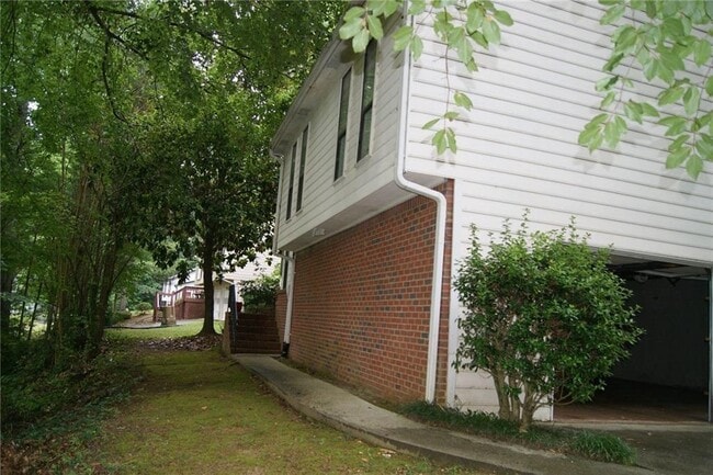 Building Photo - 4239 Glenforest Way