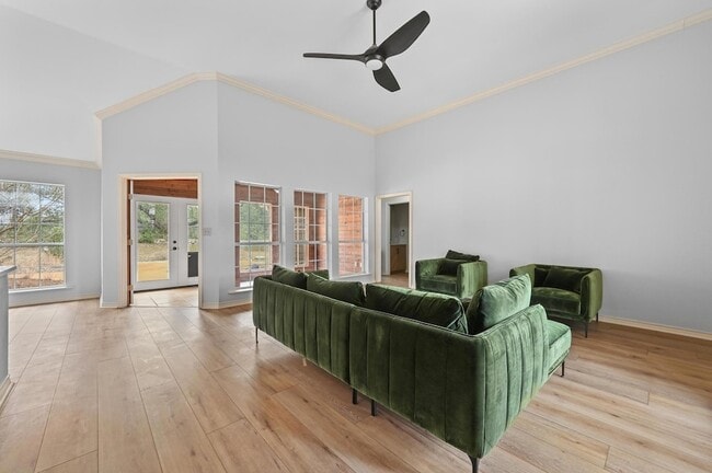 Building Photo - 140 Barton Ranch Cir