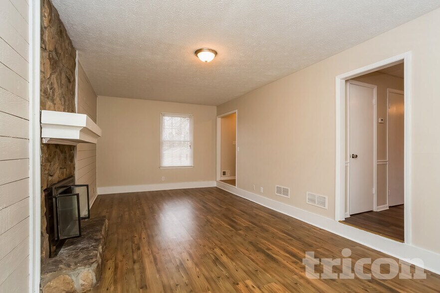 Building Photo - 1686 Underwood Dr SE