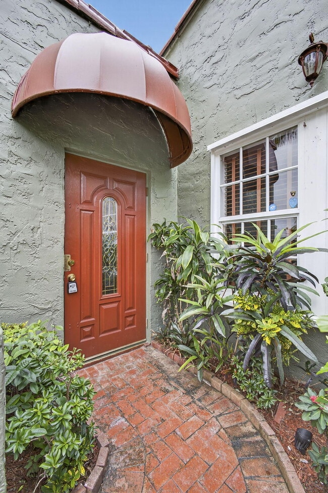 Building Photo - 616 Upland Rd