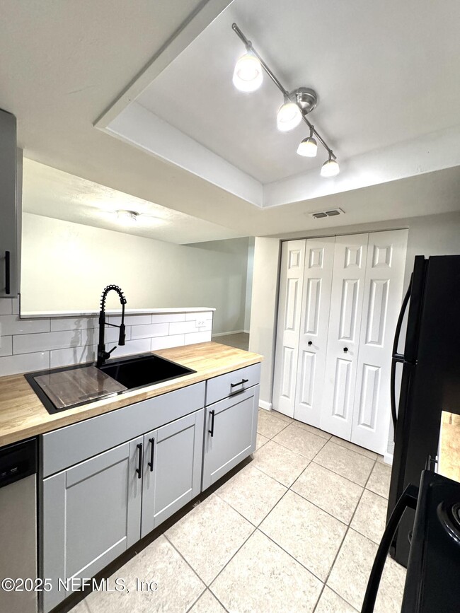 Building Photo - 2964 Songbird Dr