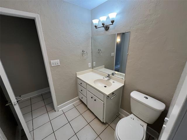 Building Photo - 415 Towne House Ln