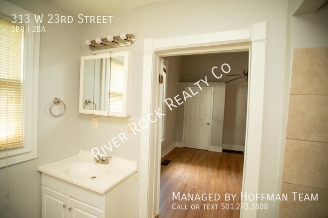Building Photo - 313 W 23rd St