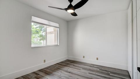 Building Photo - 6784 Via Regina