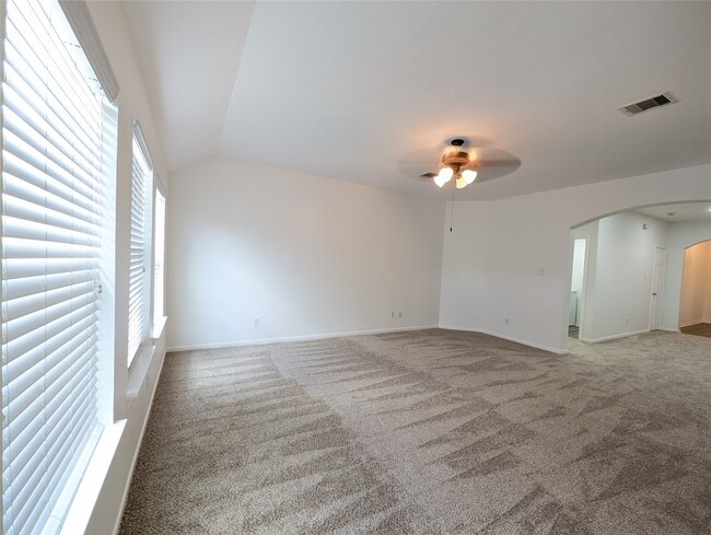 Building Photo - 5618 Savannah Woods Ln