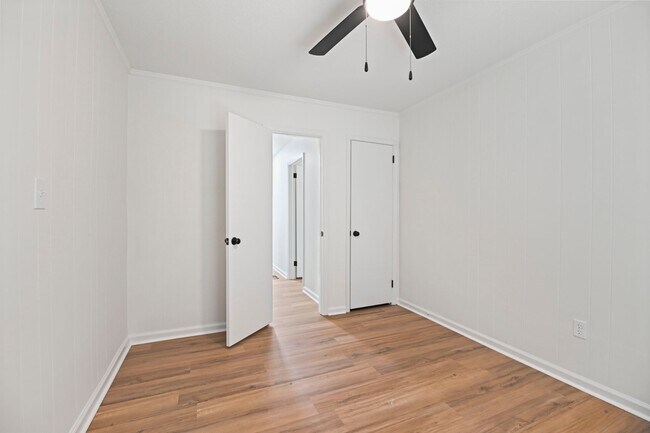Building Photo - 2117 Semmes Dr